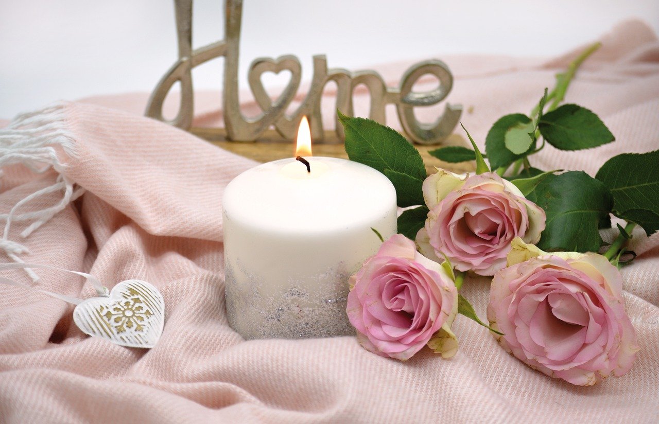 How to Select the Perfect Candle for Your Space and Mood